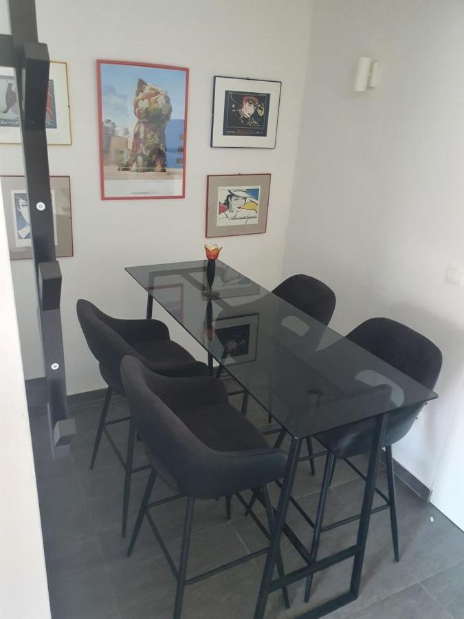 Apartament Laura || *