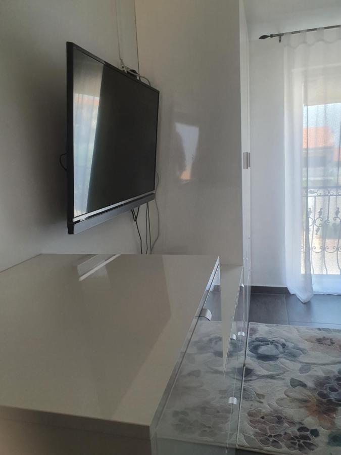 Laura || Apartament Murter